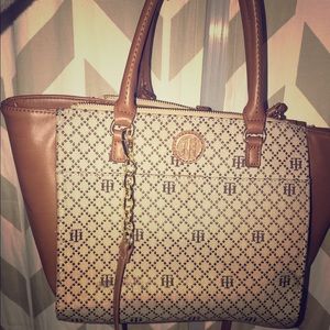 Tommy Hilfiger Crossbody